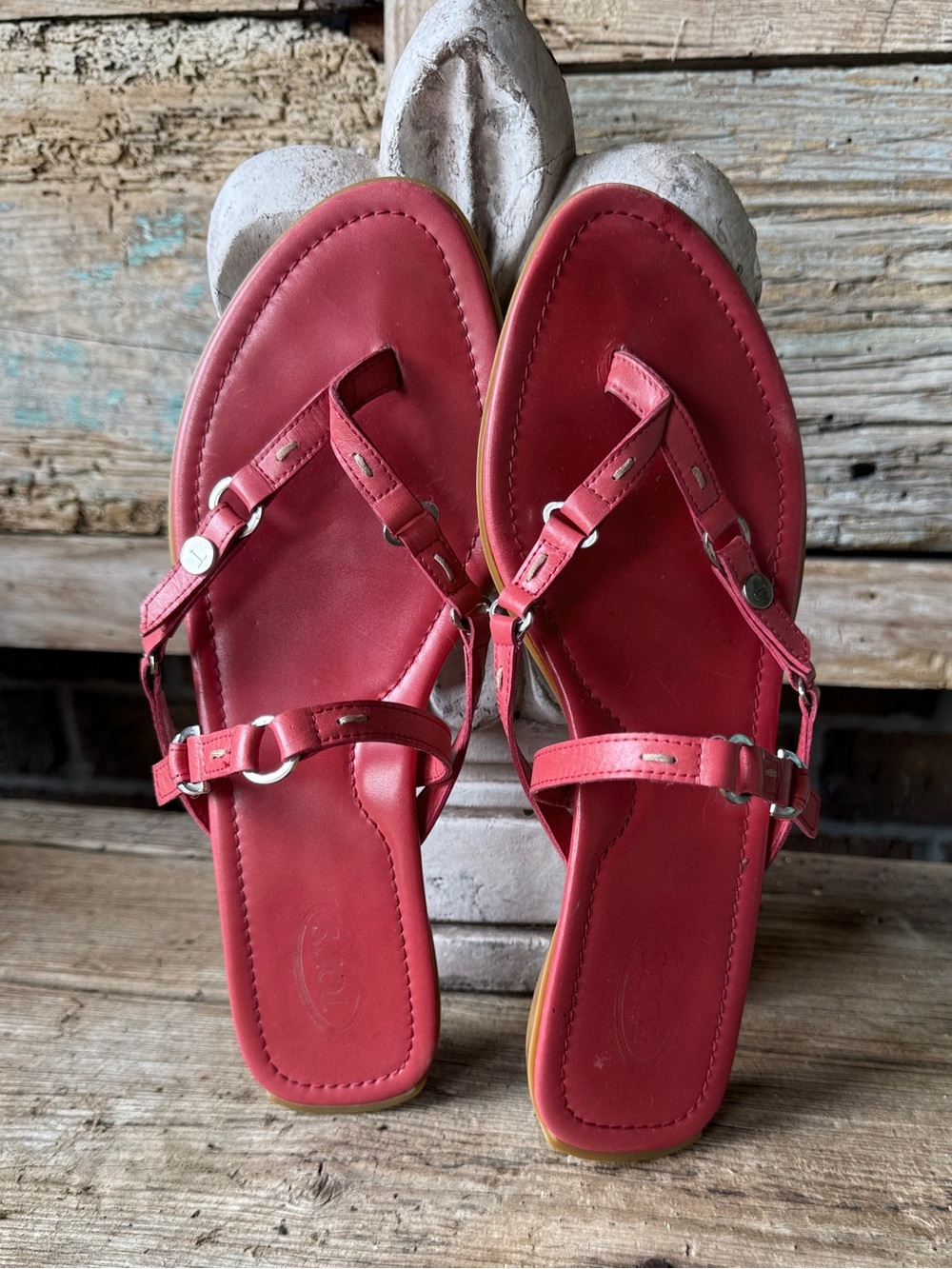 Tod's Women’s Red Leather Casual T-Strap Sandals Sz 9